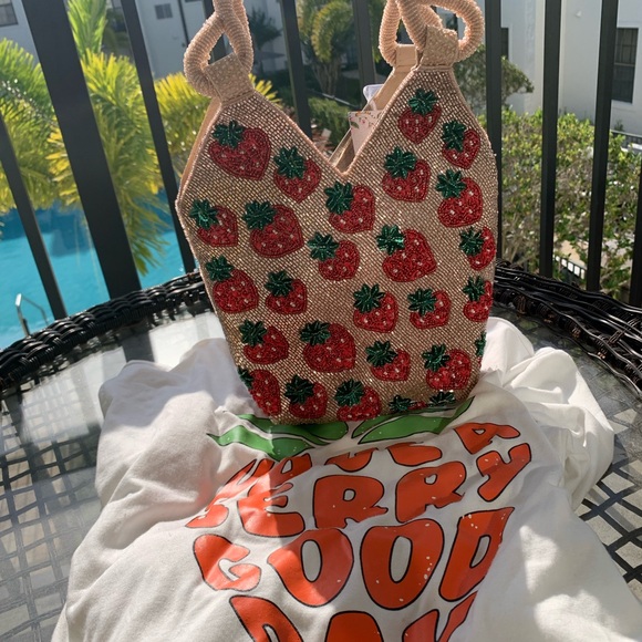 🔥 Viral Made in India Strawberry Beaded Bag - Picture 3 of 8